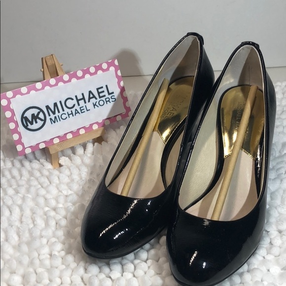 MICHAEL KORS ~ MK ~ NEW - Patent Flex Pump~ Sz 7.5M - Picture 1 of 6